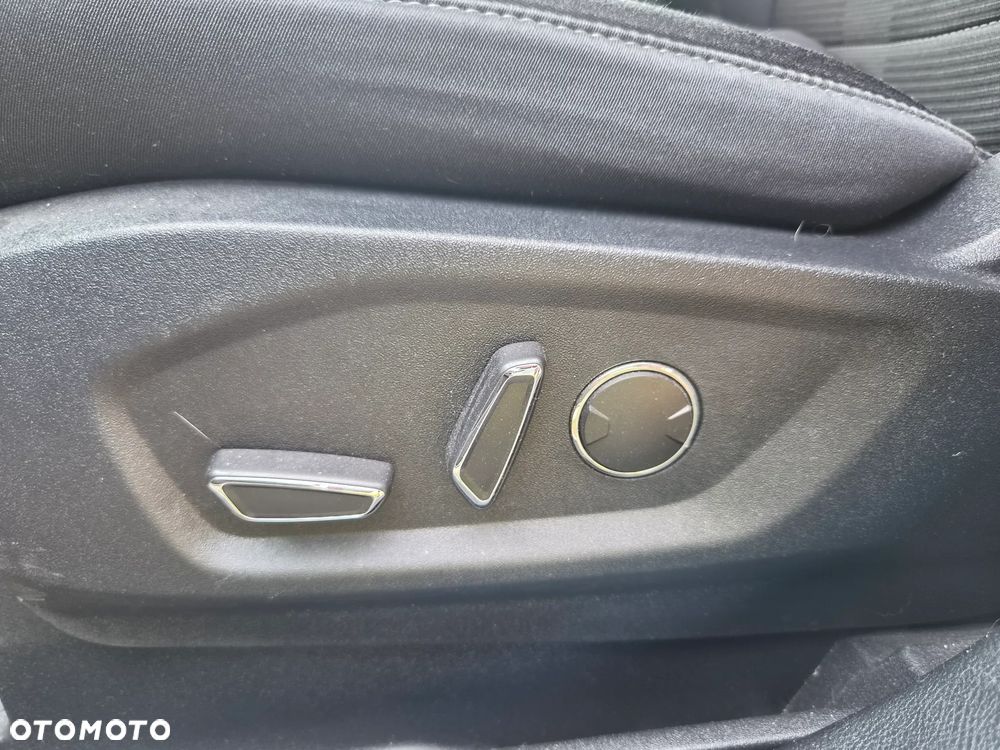 Ford Edge - 8