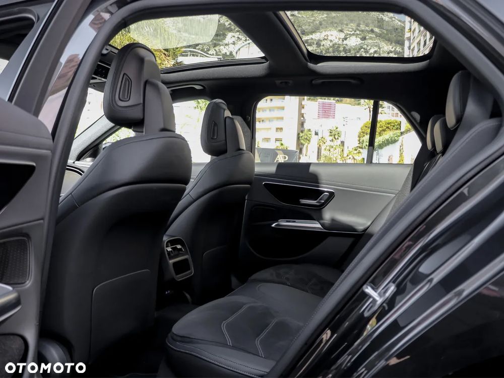 Mercedes-Benz Klasa E 220 d mHEV AMG 9G-Tronic - 18