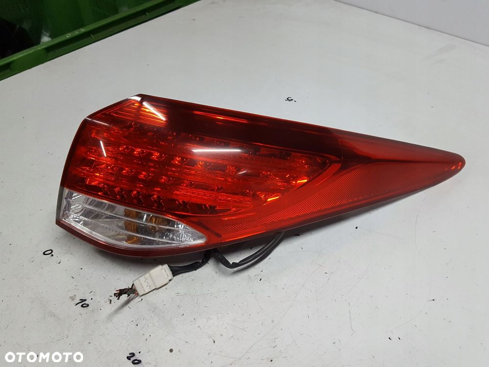 HYUNDAI I40 11-14r KOMBI LAMPA LED PRAWA TYŁ TYLNA