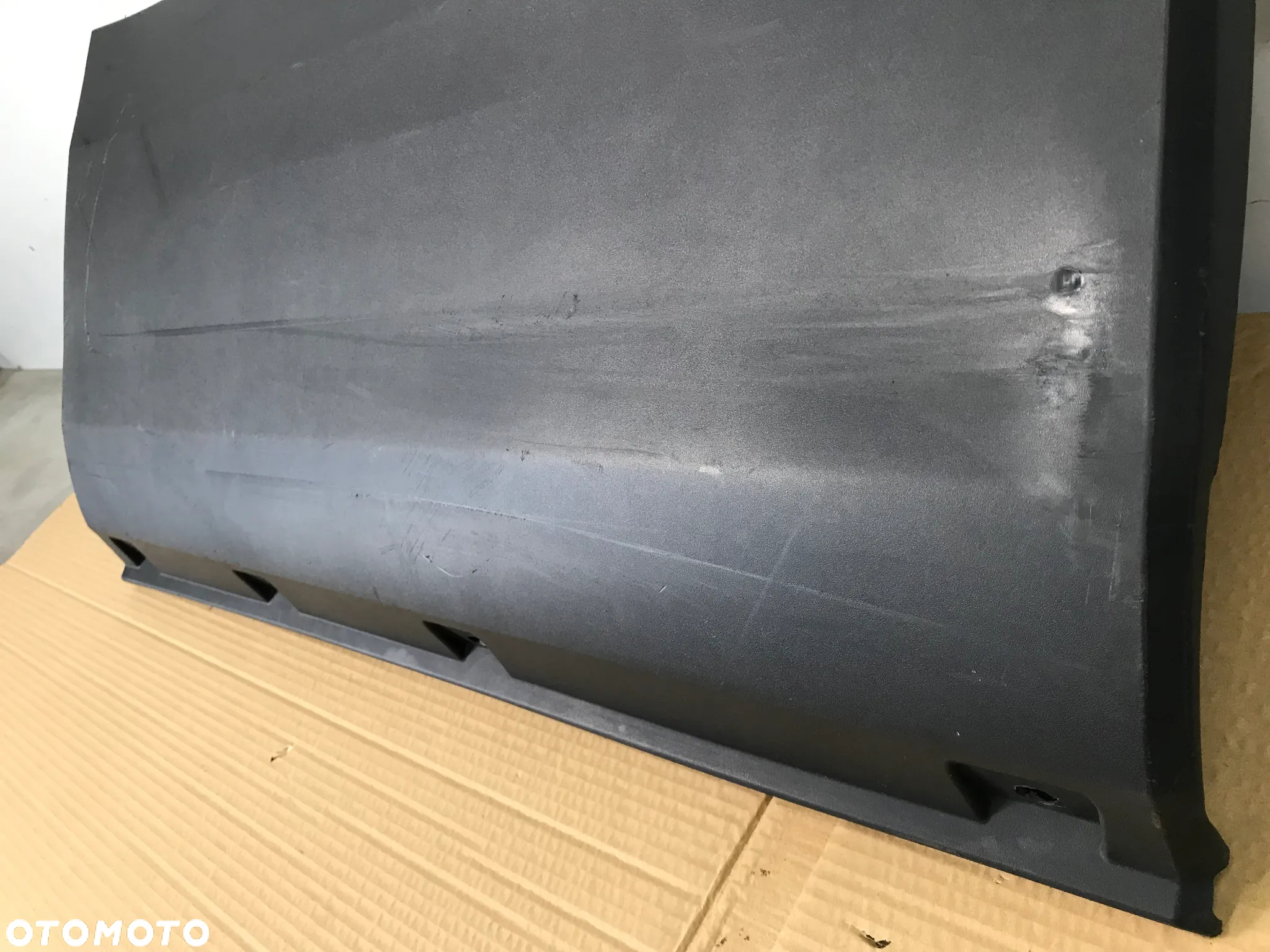 Listwa Iveco daily IV 4 boczna na błotnik prawy tył long - 4