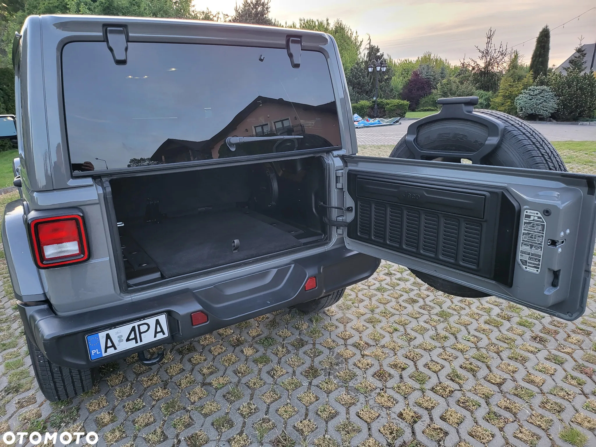 Jeep Wrangler - 5
