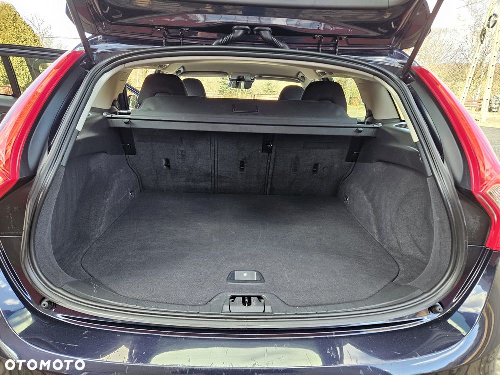 Volvo V60 D4 Momentum - 23