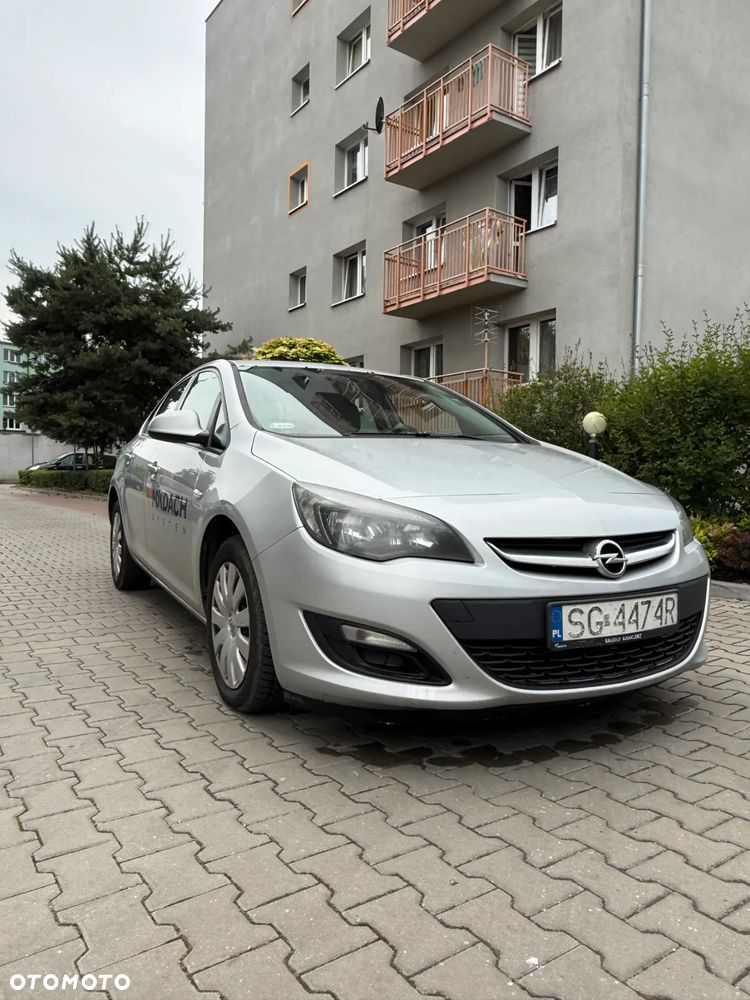 Opel Astra IV 1.4 T Essentia EU6 - 2