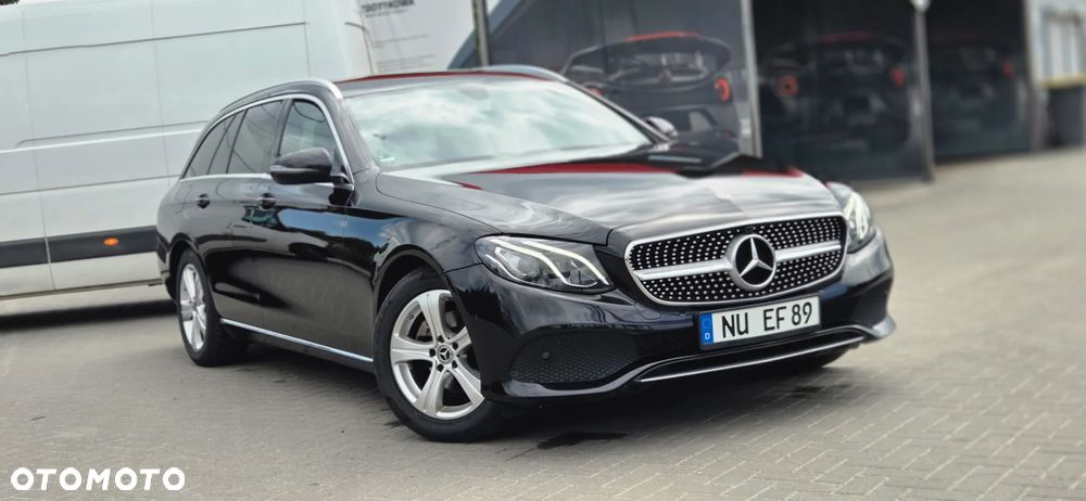 Mercedes-Benz Klasa E 220 d 9G-TRONIC - 22