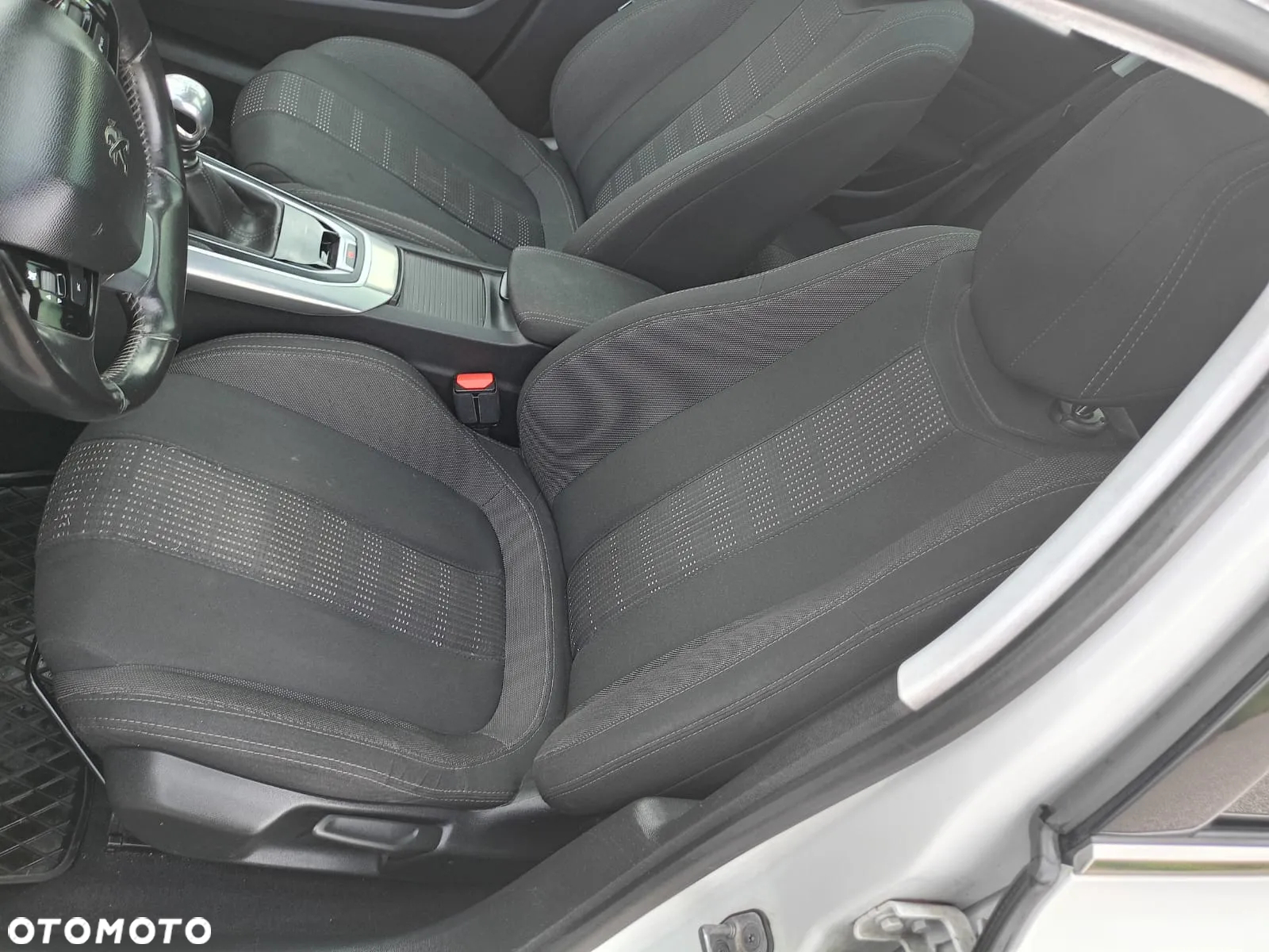 Peugeot 308 SW 1.6 BlueHDi Business Line S&S - 23