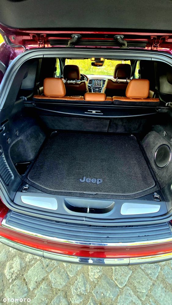 Jeep Grand Cherokee - 12