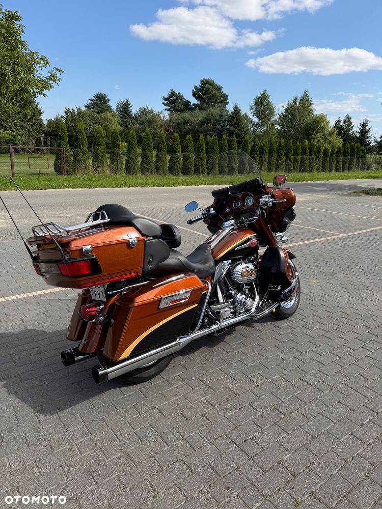 Harley-Davidson FLH Electra Glide - 12
