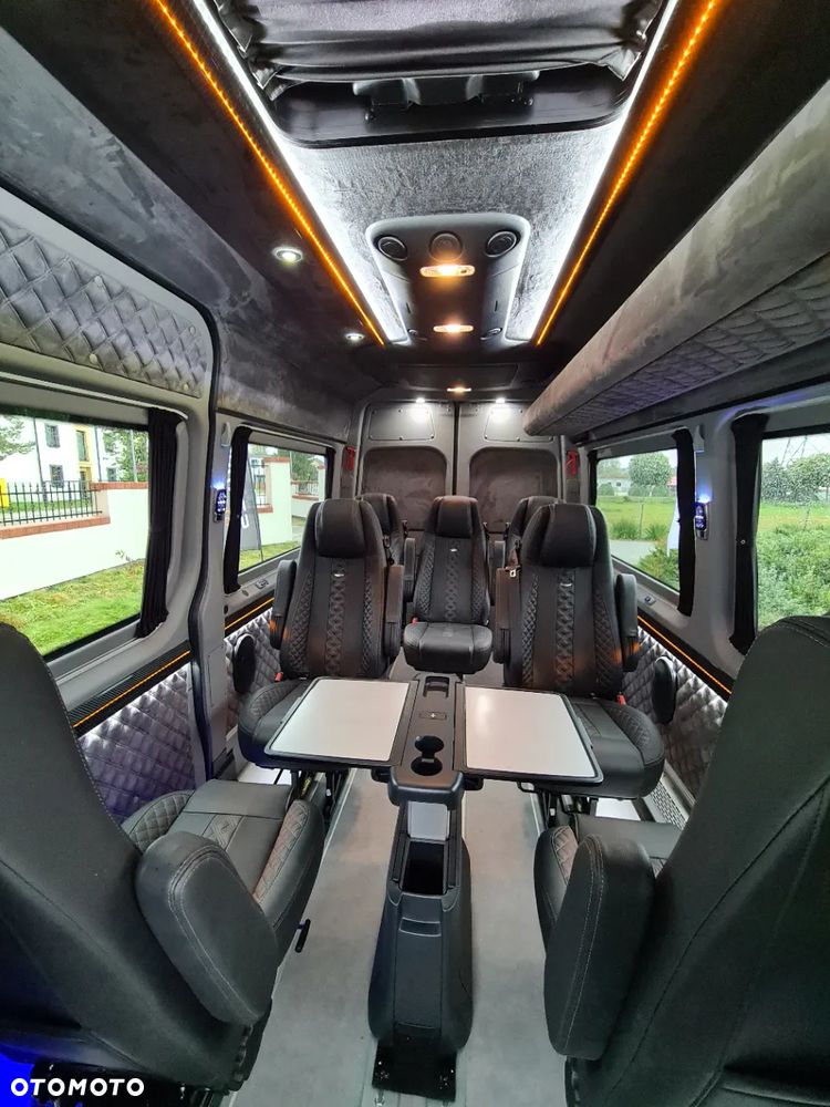Mercedes-Benz Sprinter - 2