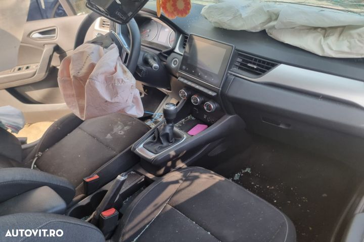 Volan in 3 spite cu comenzi 484002607r Renault Captur 2  [din 2019 pana  2020] seria - 7