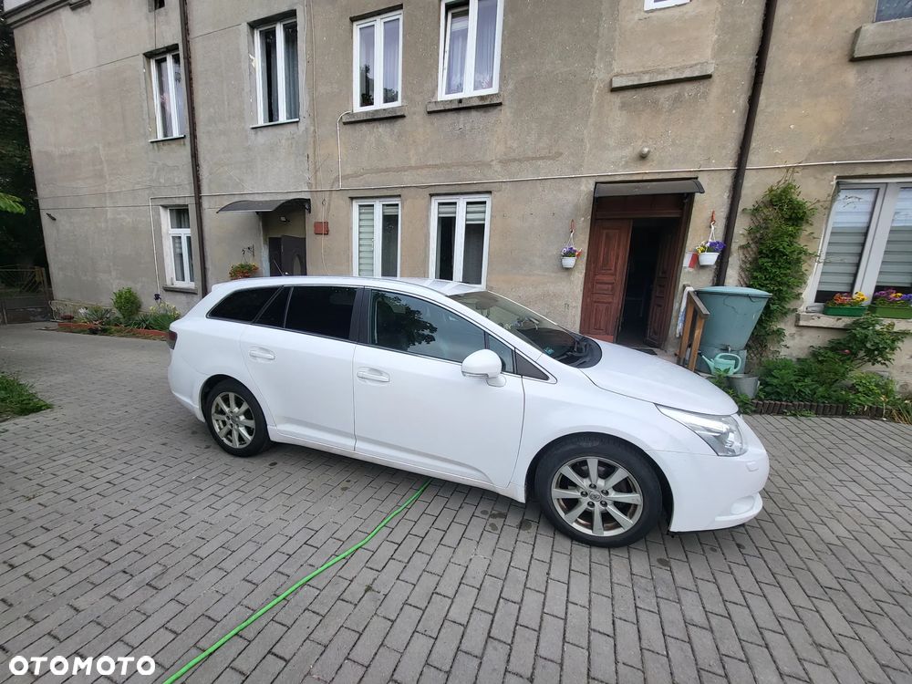Toyota Avensis 2.0 D-4D Premium - 1