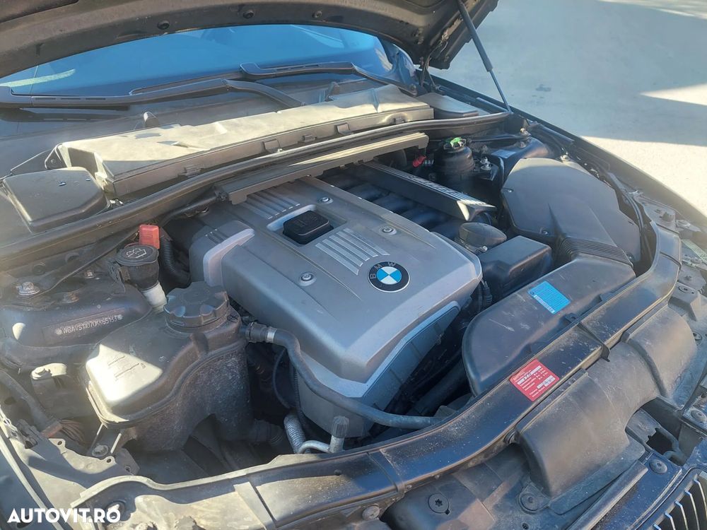 BMW Seria 3 325i - 11