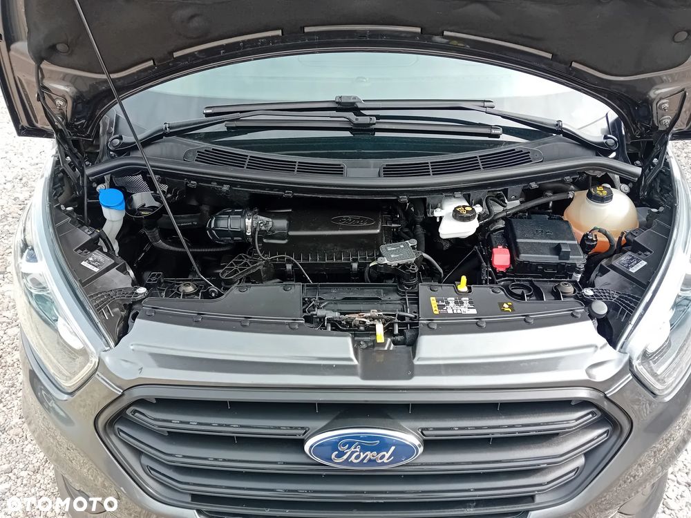 Ford Tourneo Custom - 30