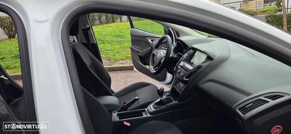 Ford Focus SW 1.5 TDCi Titanium ECOnetic - 15