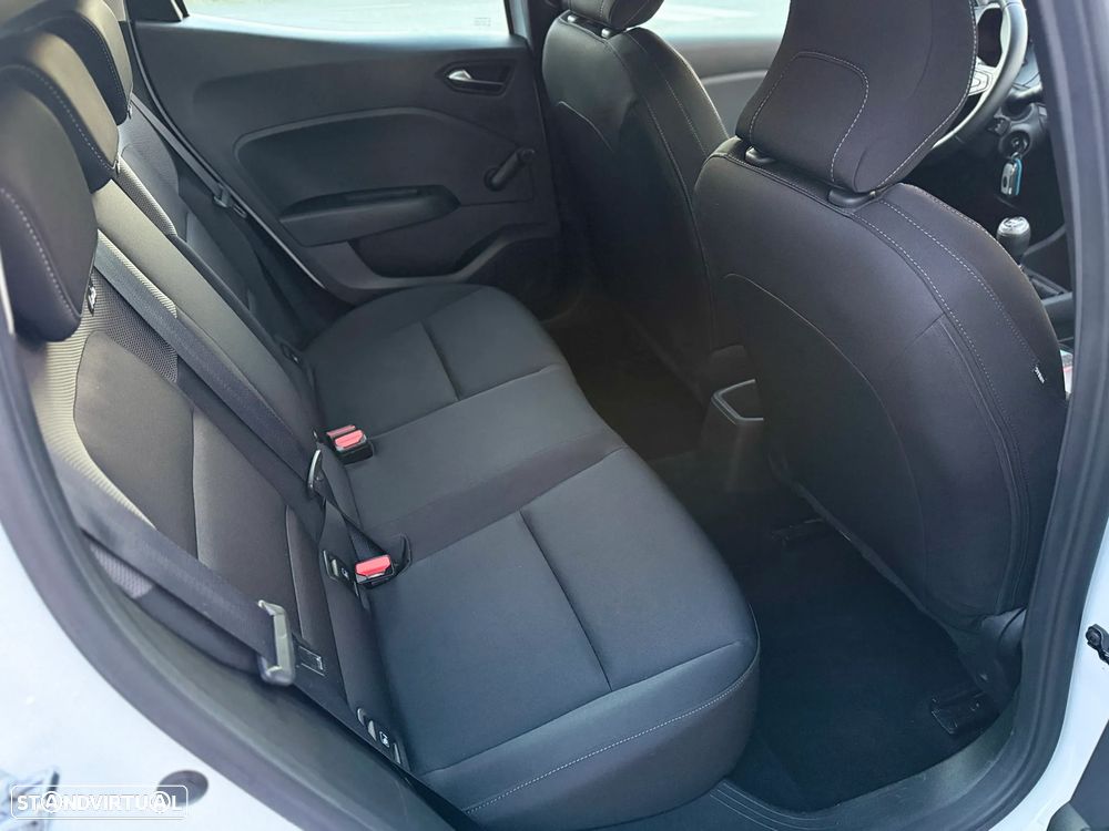 Renault Clio - 10