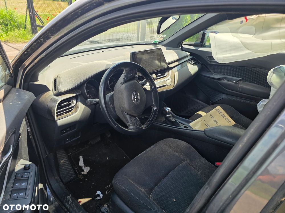 Toyota C-HR Lounge - 6