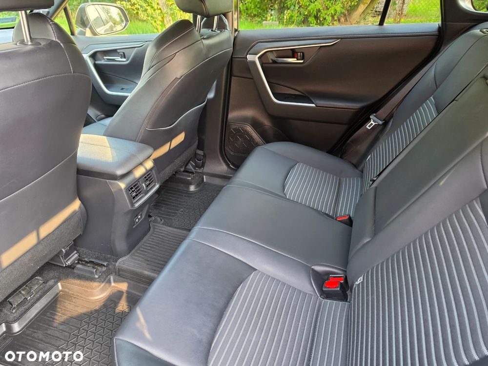 Toyota RAV4 2.5 Hybrid Black Edition by JBL 4x4 - 32