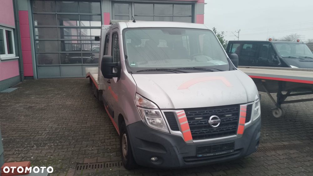 Nissan NV400 - 1