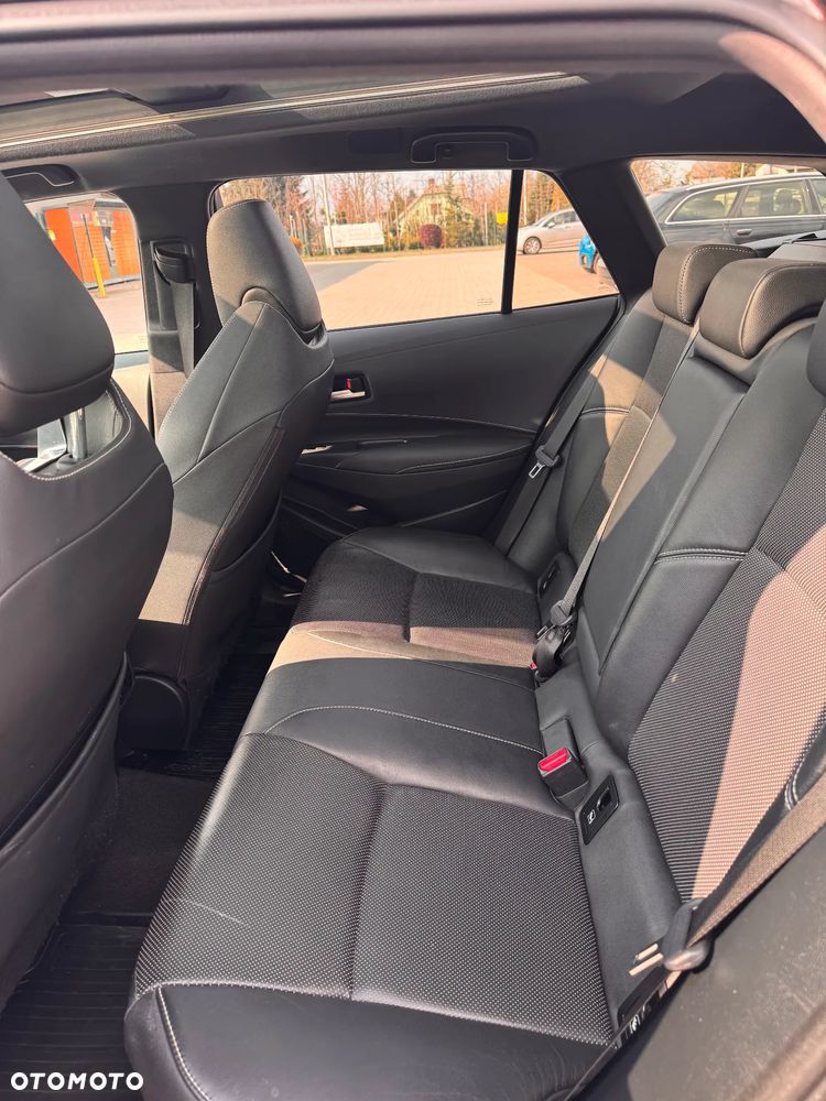 Toyota Corolla 2.0 Hybrid Executive - 30