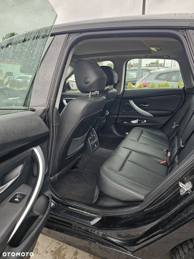 BMW Seria 3 318d Luxury Line - 13