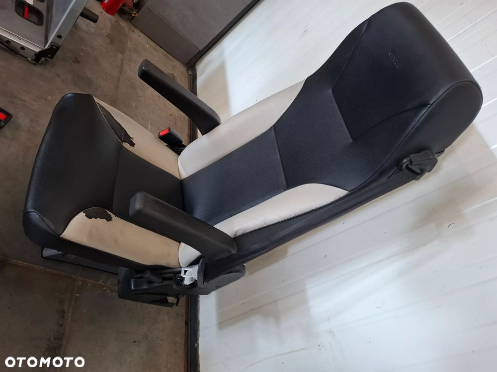 Fotel do karetki obrotowy GRUAU - 3