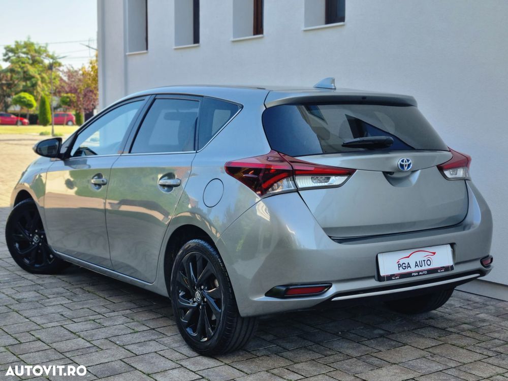 Toyota Auris 1.8 L VVT-i Sol + - 6