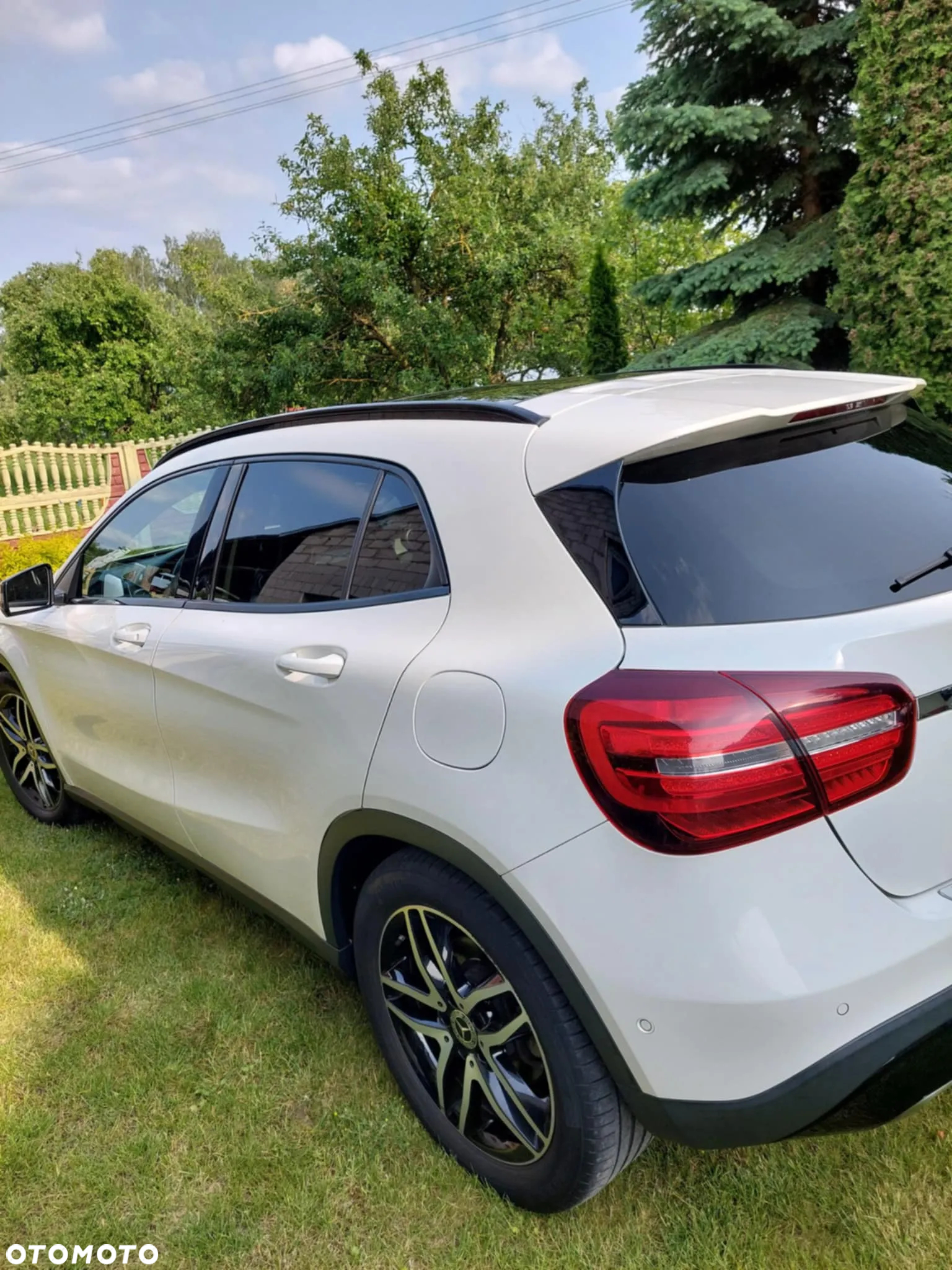 Mercedes-Benz GLA 180 - 6