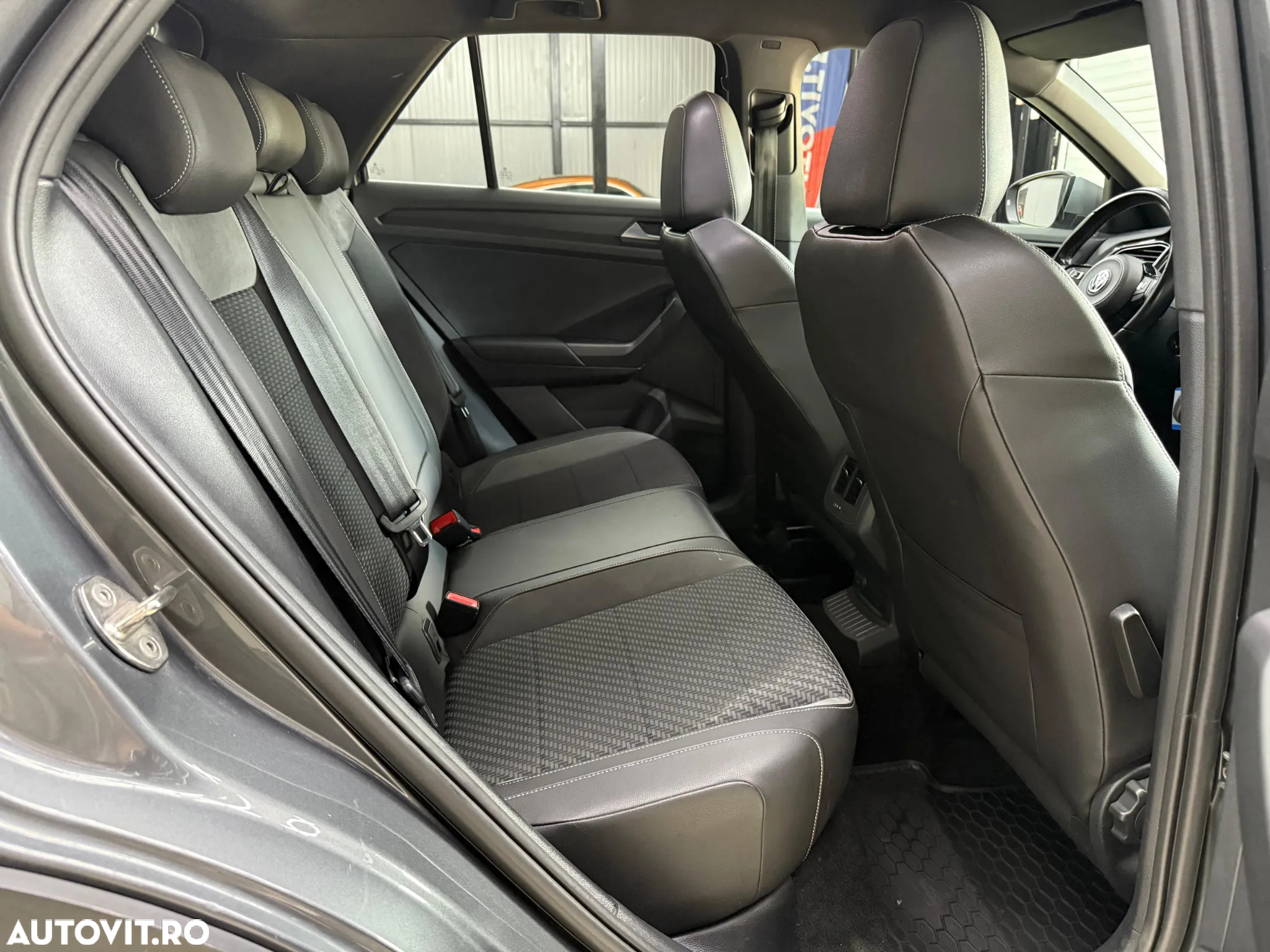 Volkswagen T-ROC 2.0 TSI OPF 4MOTION DSG - 26