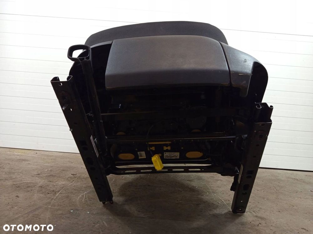 Fotel kierowcy Przód strona lewa lewy przód VW Caddy III IV 2K5 - 7
