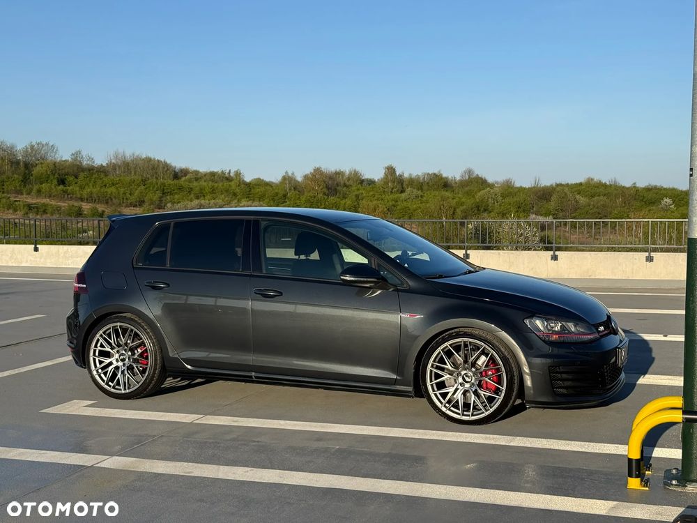 Volkswagen Golf - 3