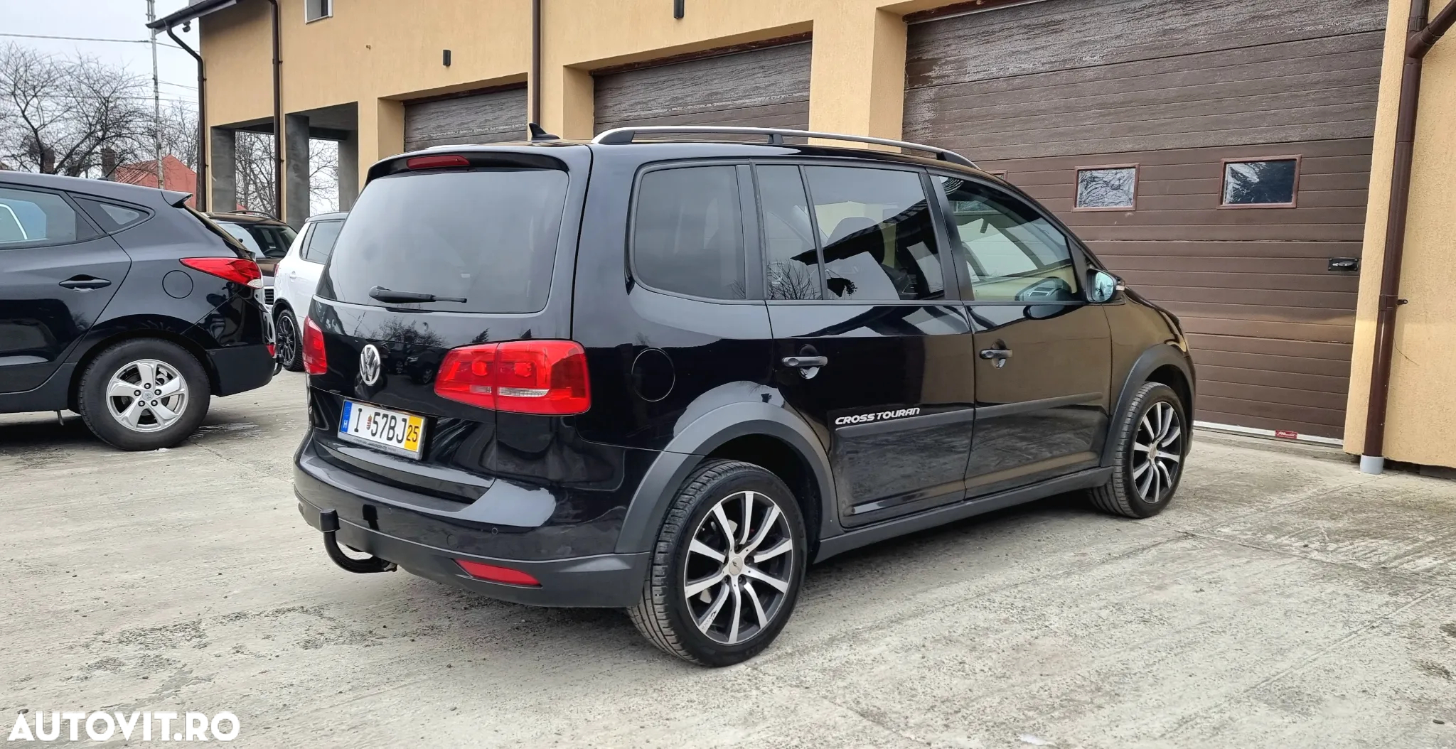 Volkswagen Touran 2.0 TDI DPF DSG Cross - 5
