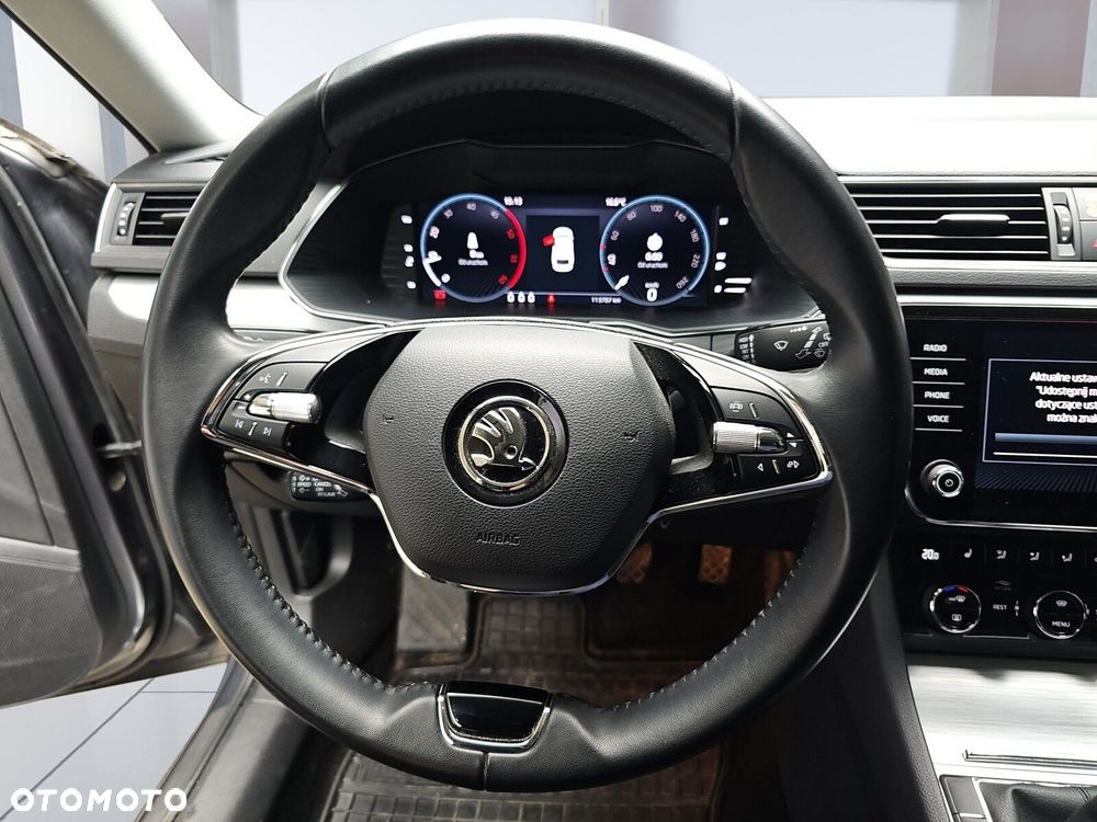 Skoda Superb 2.0 TDI SCR Ambition - 11