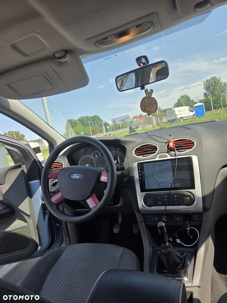 Ford Focus 1.4 Trend - 8