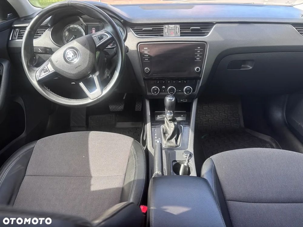 Skoda Octavia 2.0 TDI DSG Style - 30