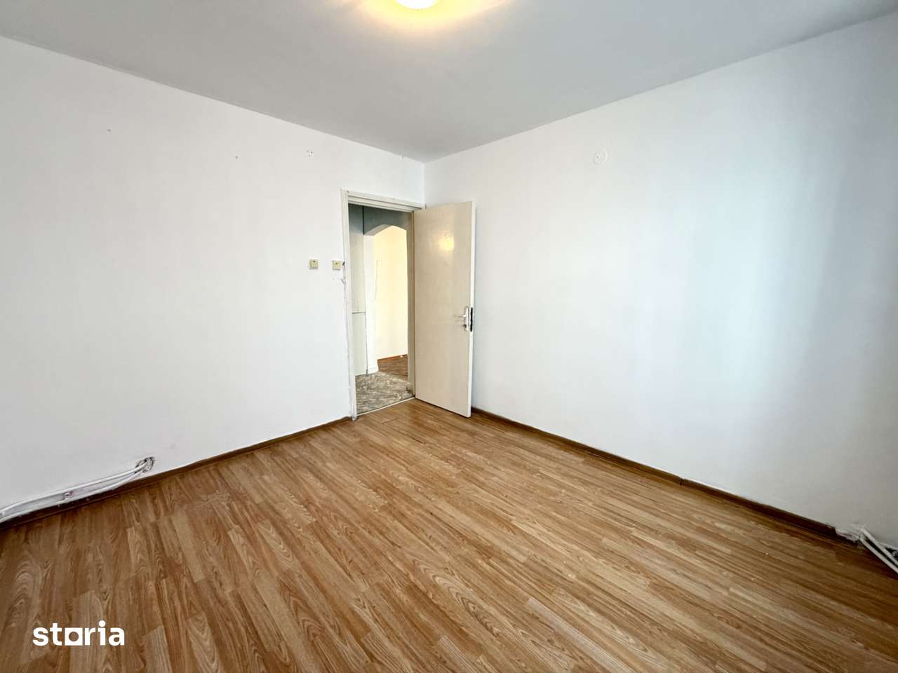 3 camere, 57 mp, et 3 Miron Costin — fotografia 3