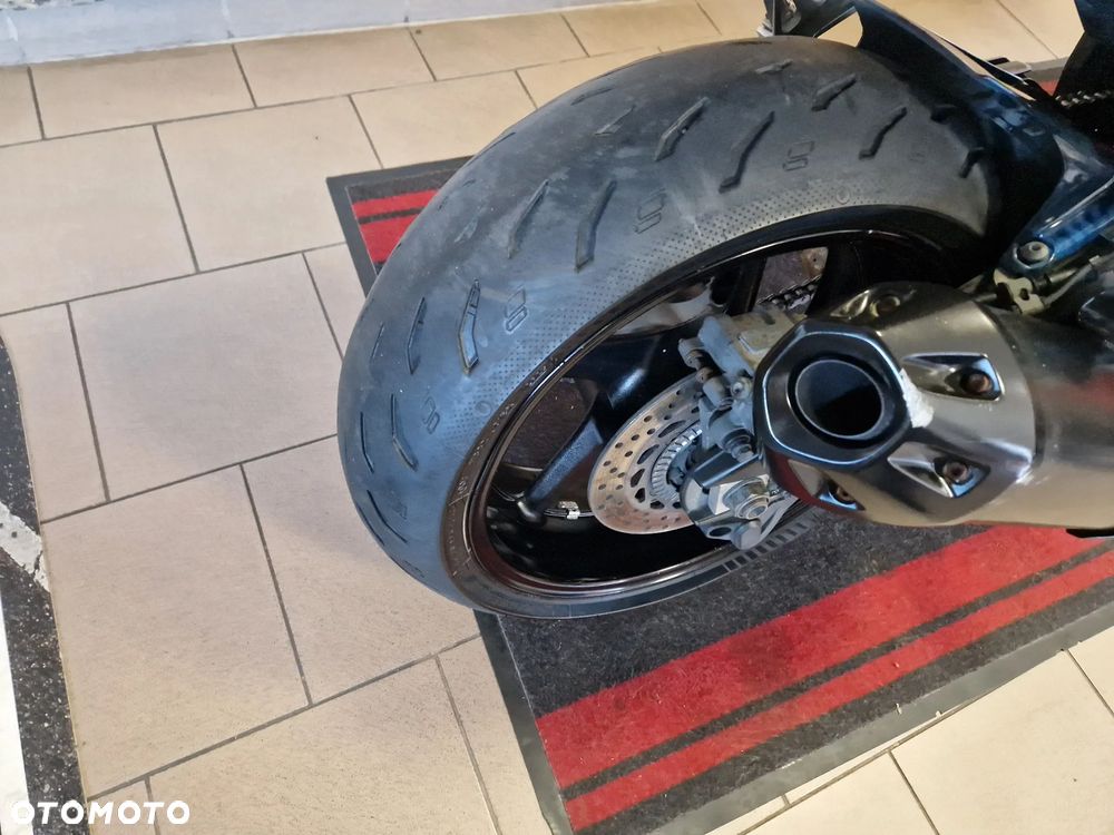 Yamaha FZ - 28