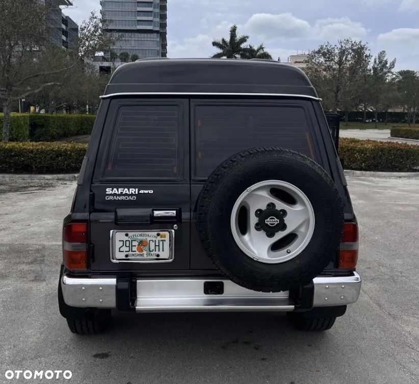 Nissan Patrol - 33