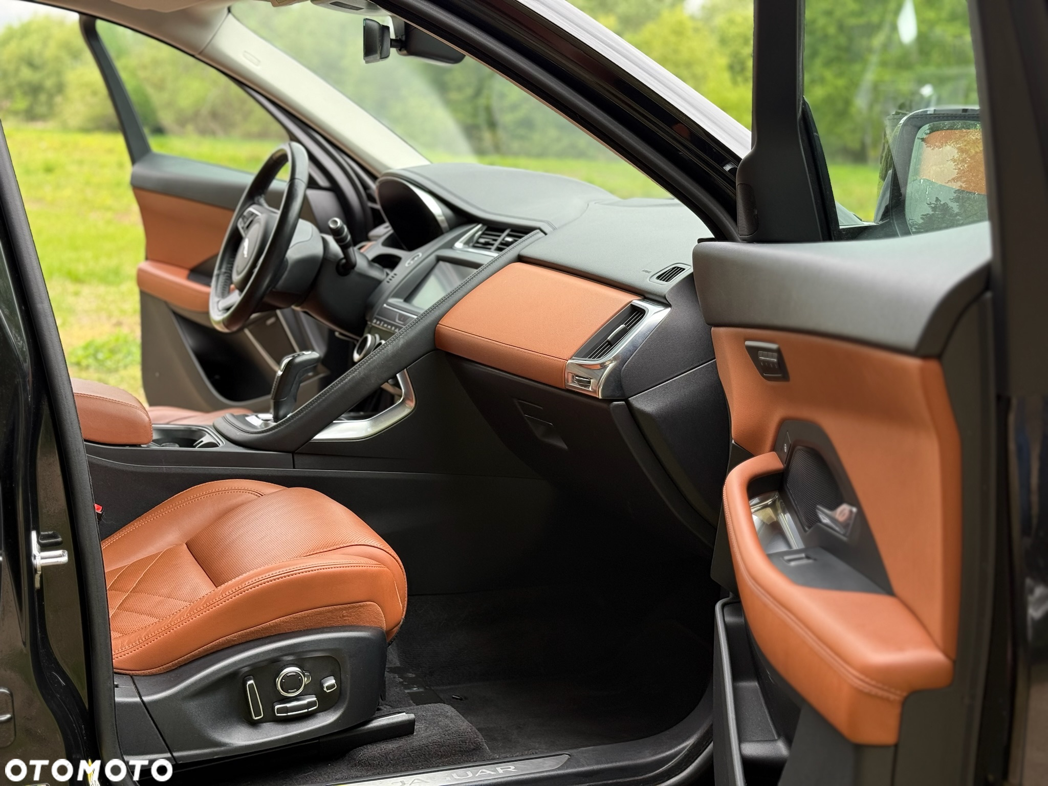 Jaguar E-Pace - 8