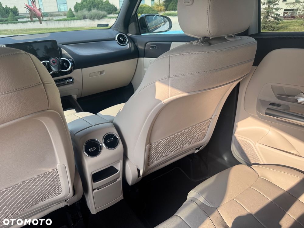 Mercedes-Benz GLA 200 - 16