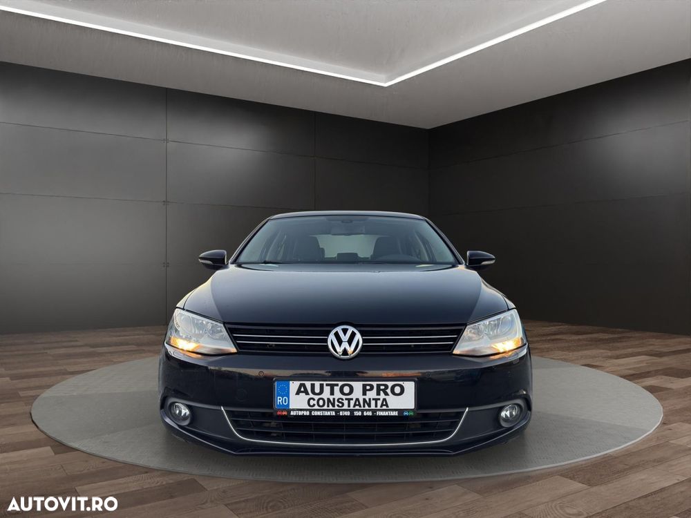 Volkswagen Jetta - 13