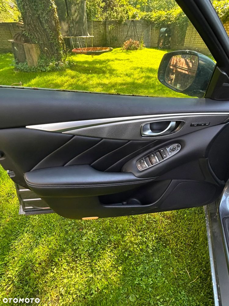 Infiniti Q50 Q50S Hybrid AWD - 12
