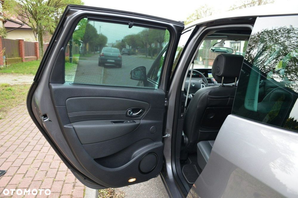 Renault Grand Scenic - 27