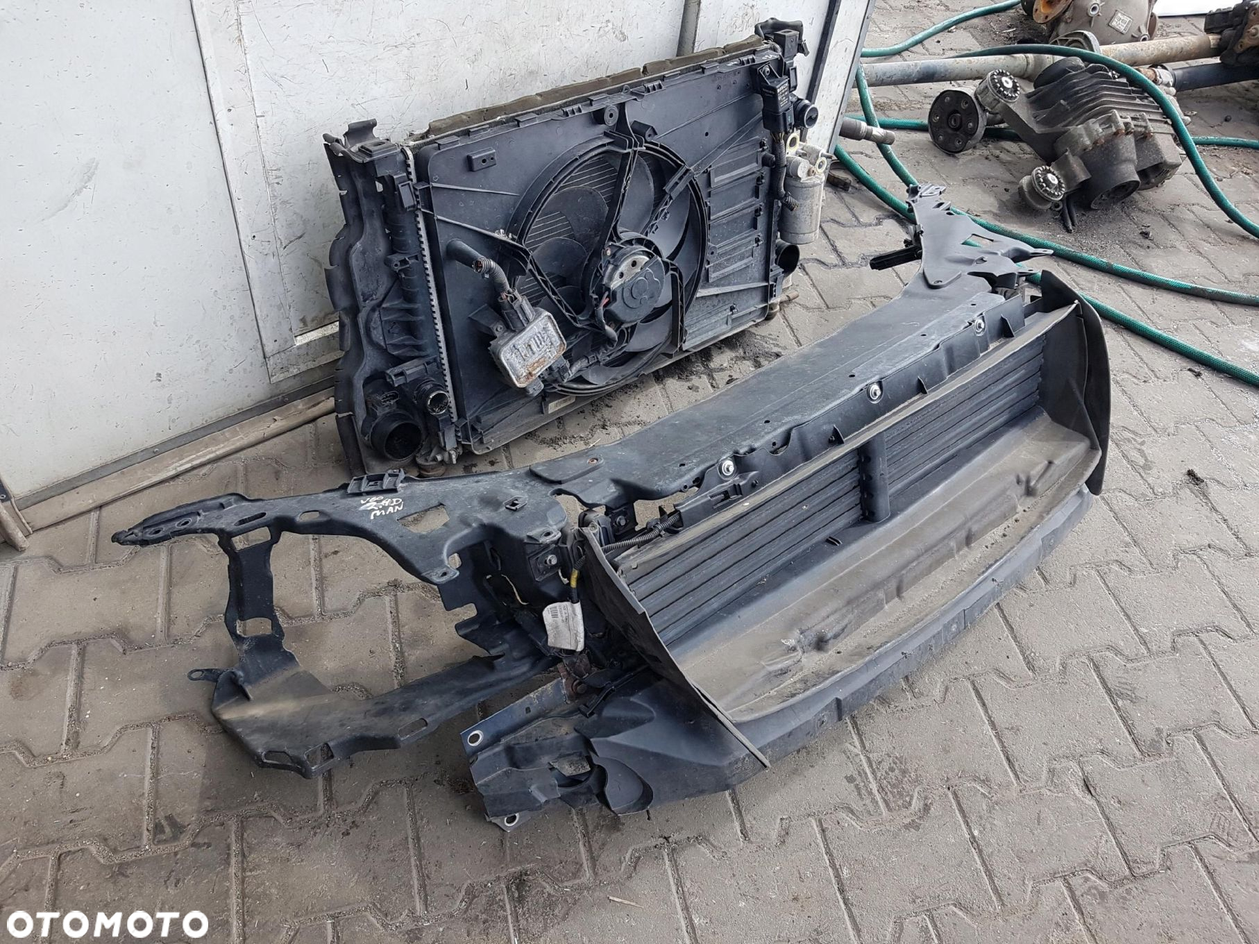 VOLVO V60 S60 II 10-13r 2.4 D5 PAS PRZEDNI CHŁODNICE WENTYLATOR MANUAL - 6