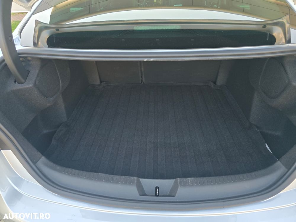 Renault Megane TCe 140 EDC GPF Techno - 14