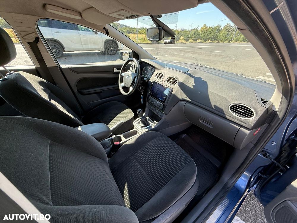 Ford Focus 2.0 TDCi Ghia - 17