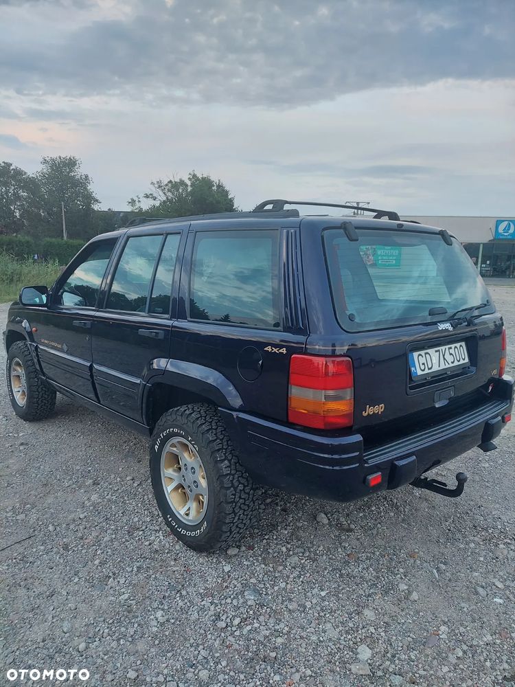 Jeep Grand Cherokee - 22