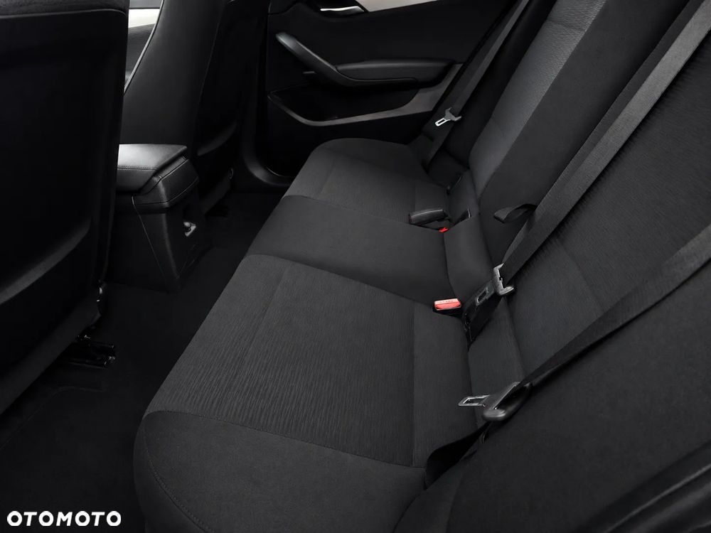 BMW X1 sDrive18d xLine - 23