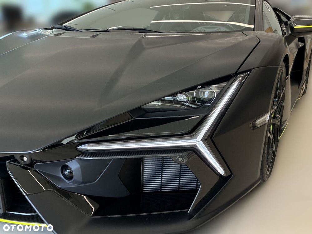 Lamborghini Revuelto - 23