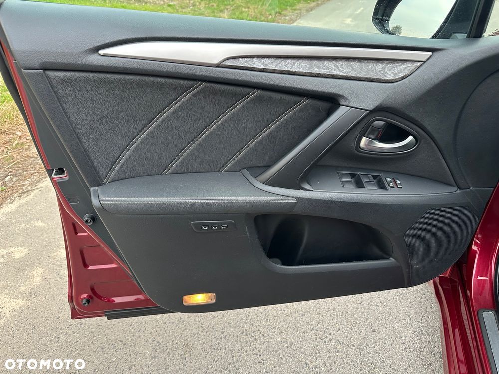 Toyota Avensis 2.0 Selection MS - 23