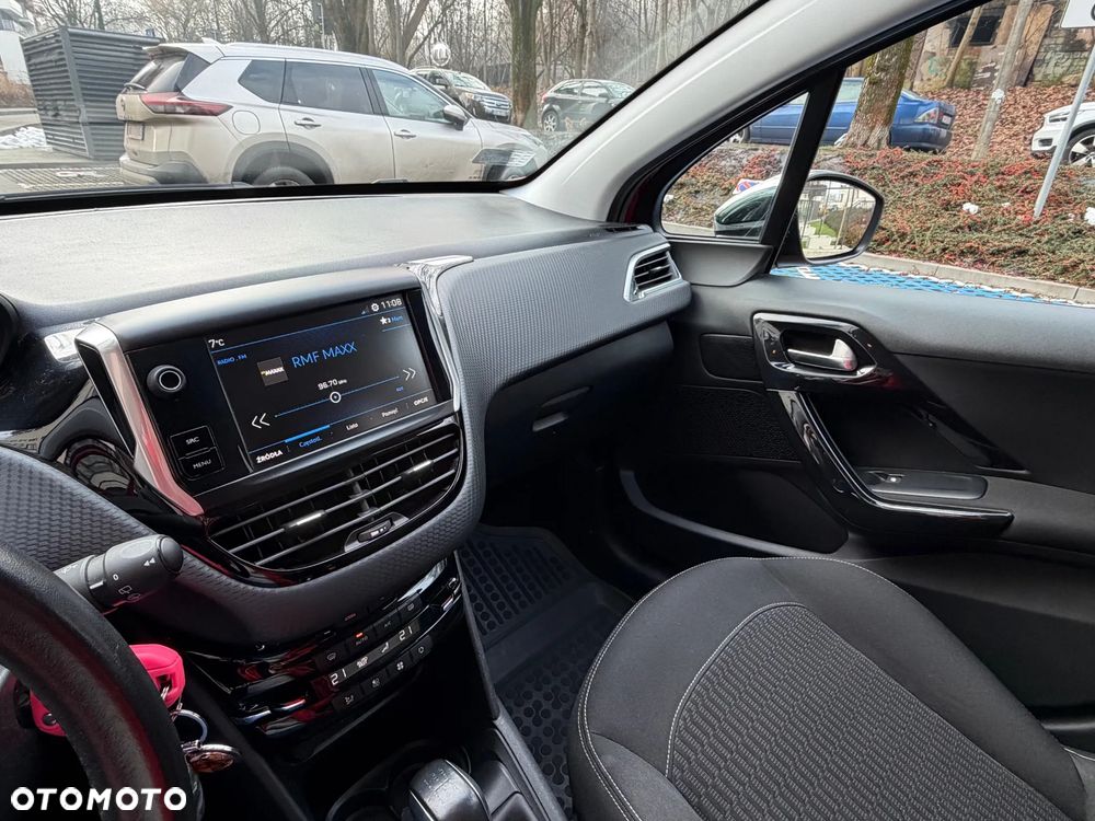 Peugeot 208 1.2 PureTech Style - 9