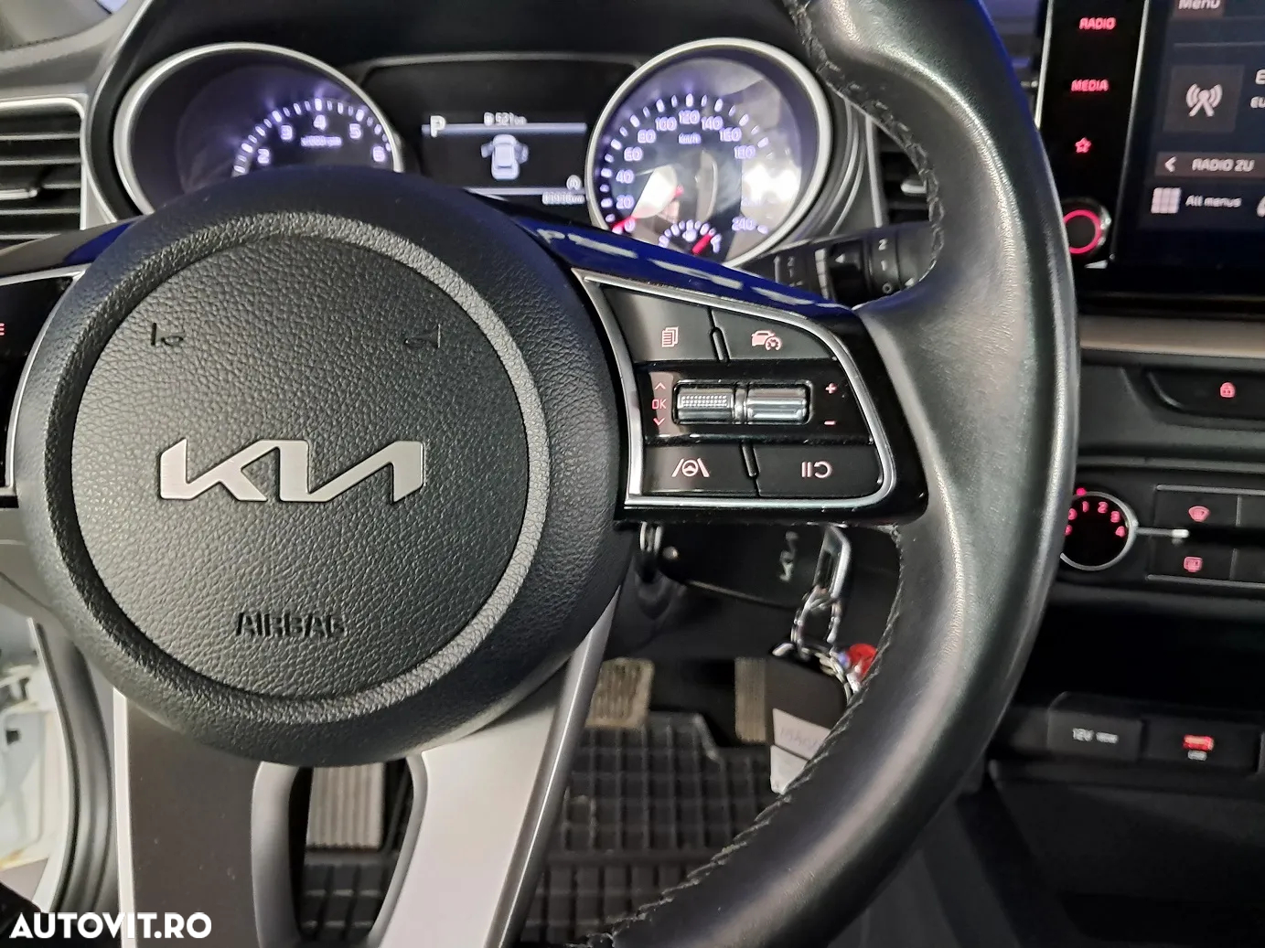 Kia Ceed - 13